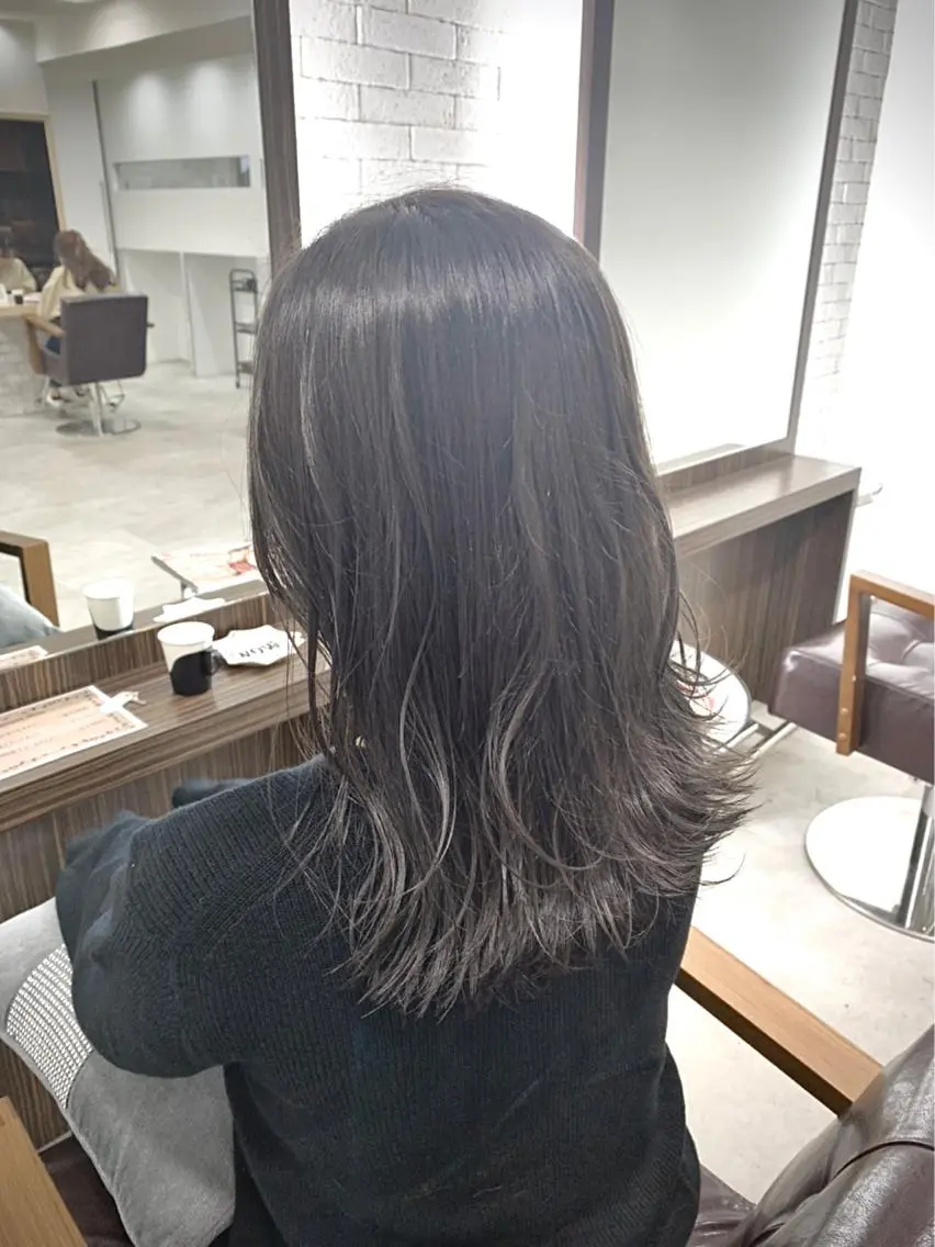 ミディアム カラー アッシュ アッシュグレー アッシュグレージュ 透明感カラー グレージュ マンツーマン/透明感 foi hairのヘアスタイル
