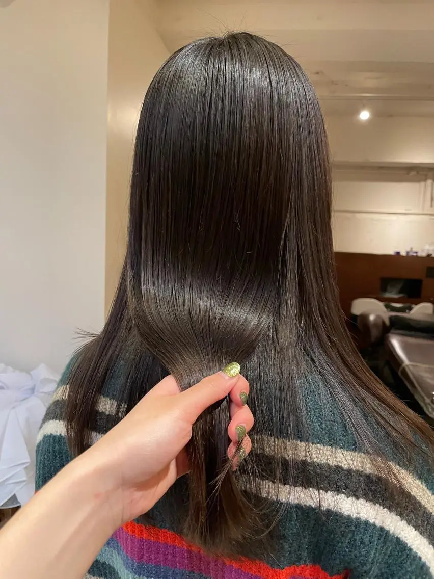 ロング パーマ 髪質改善 ストレートパーマ ファッションに 溶け込むstyleのヘアスタイル