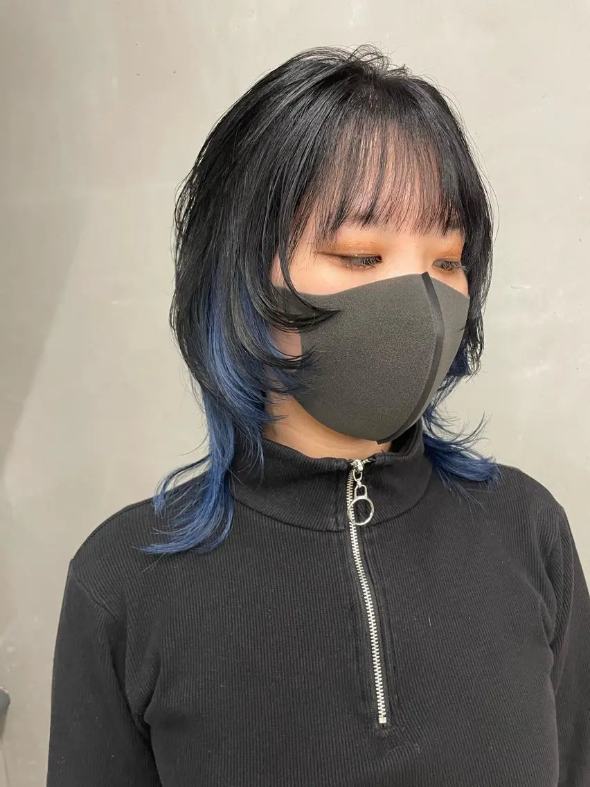 セミロング カラー インナーカラー 推し ブリーチ  髪質改善のヘアスタイル