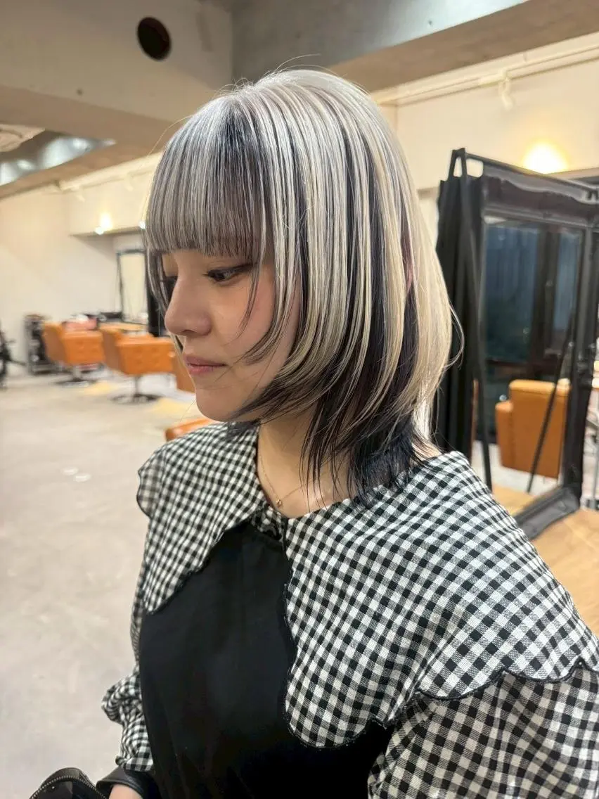 ショート カラー ミストバング デザインカラー フェイスフレーミング ハイトーンカラー ボブ ili 梅田のヘアスタイル