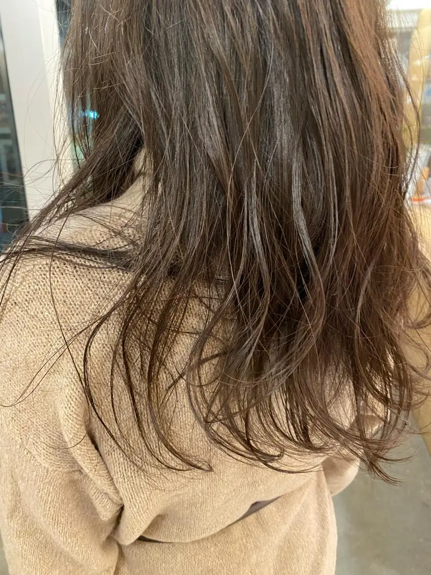 セミロング カラー ベージュカラー オリーブベージュ 🌻おおとみはな/ レイヤー/Wカラ🌻のヘアスタイル