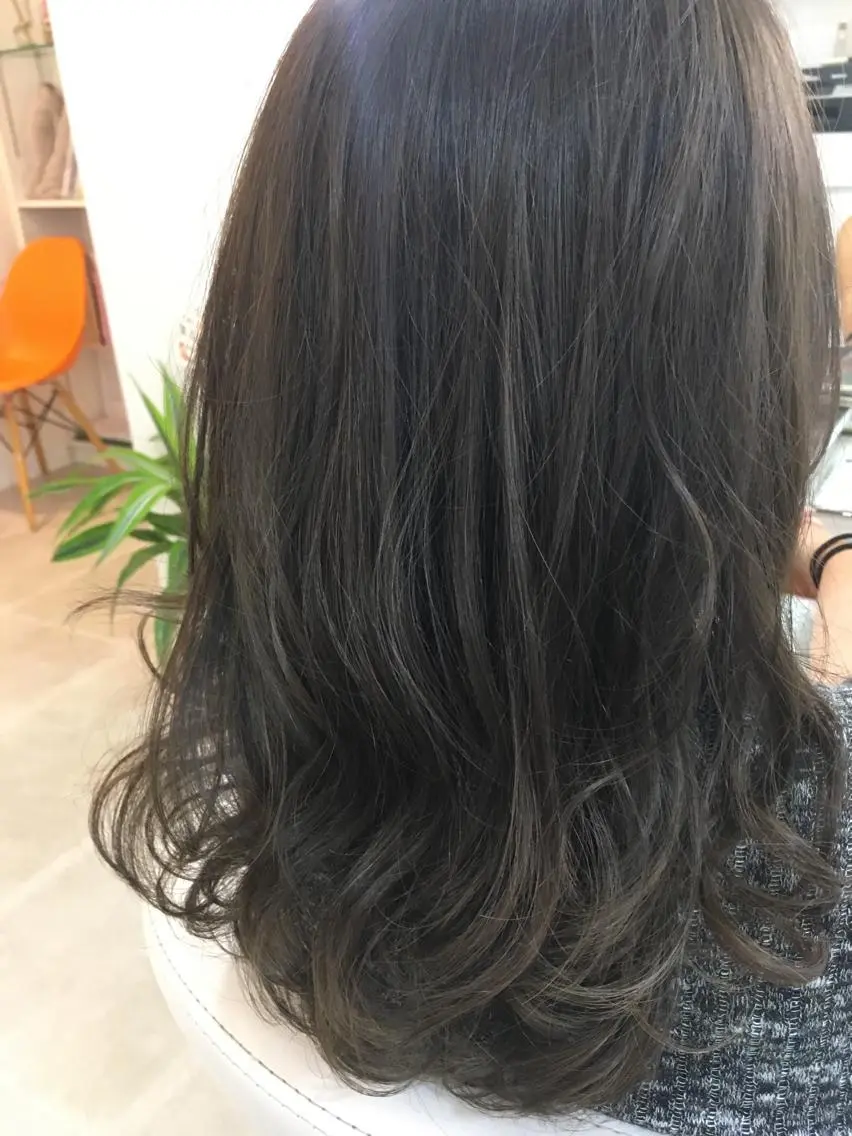 ミディアム セミロング カラー 髪質改善 中川　翔のヘアスタイル
