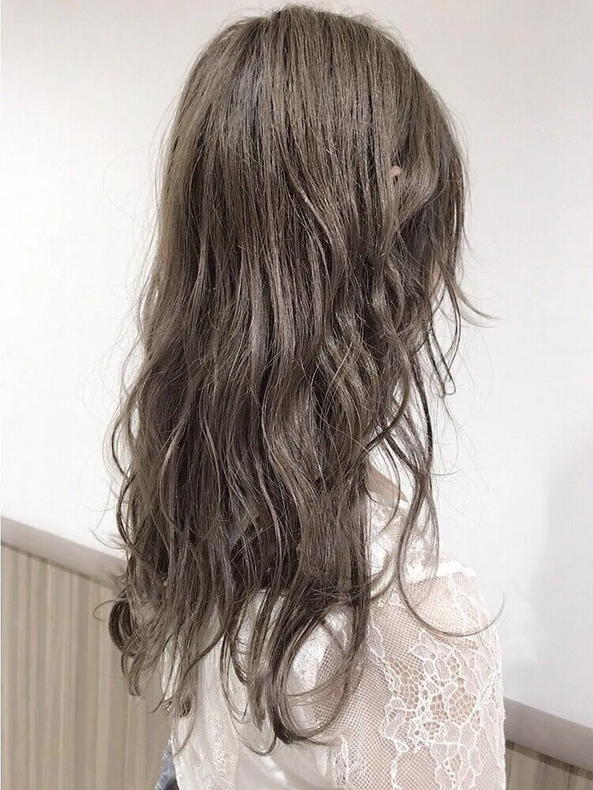 ロング カラー 中野 ゆかのヘアスタイル