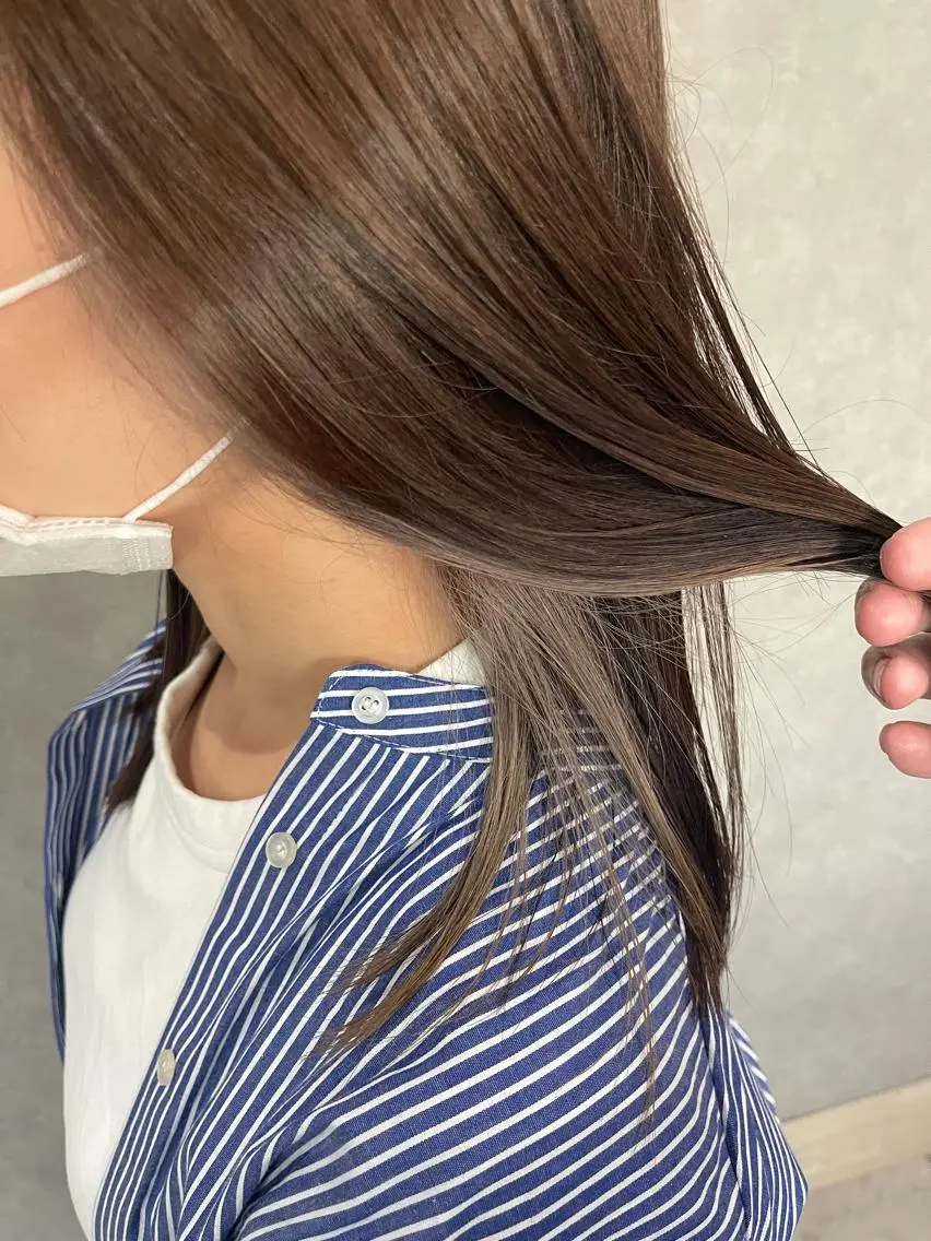 セミロング カラー カット ヘアカラー トリートメント 一ノ瀬 暁のヘアスタイル
