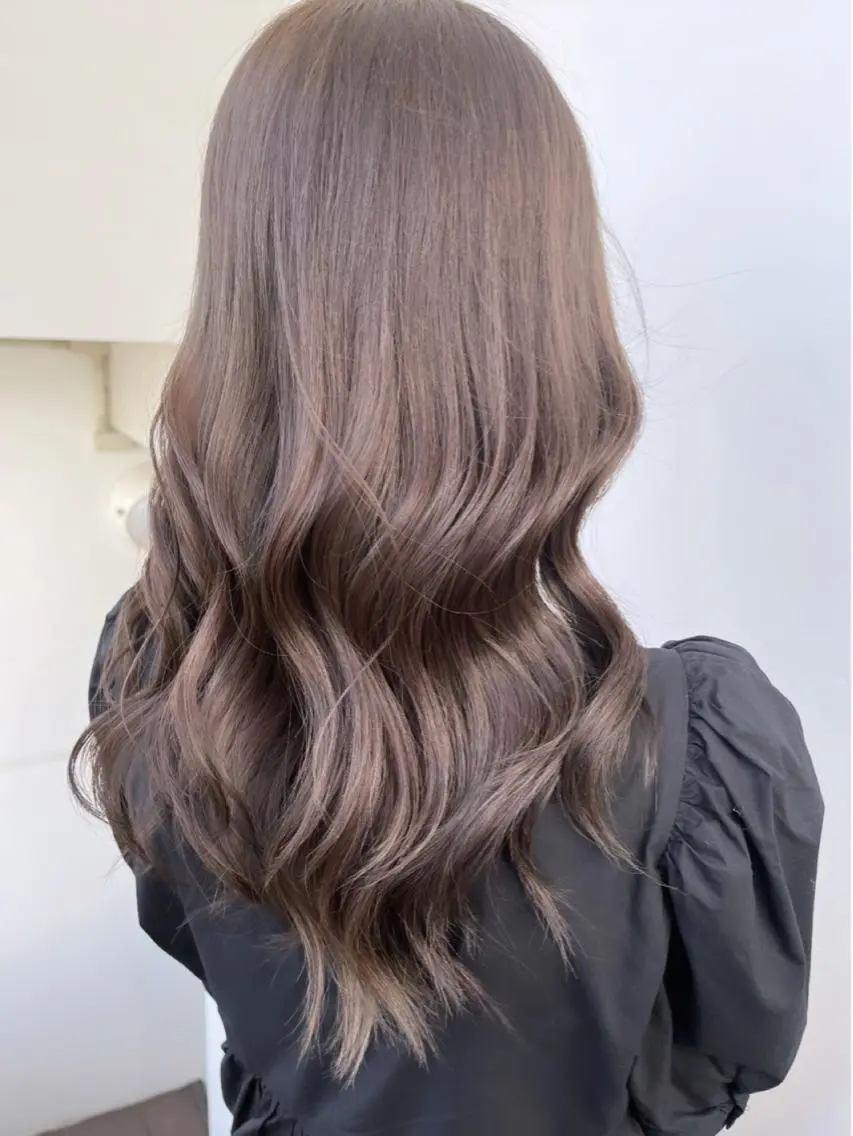 ロング カラー ヘアアレンジ ヘアカラー ハイトーンカラー 🦋yuri🦋のヘアスタイル