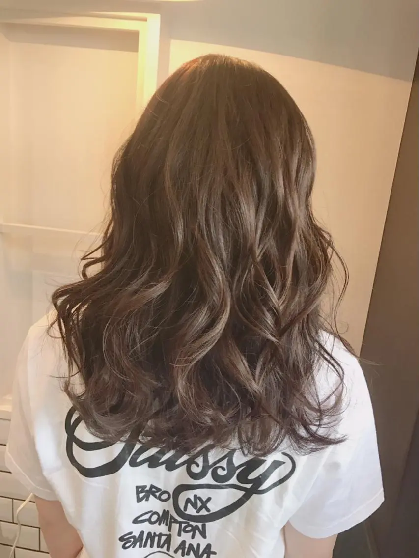 セミロング カラー ヤマナカ エリカのヘアスタイル