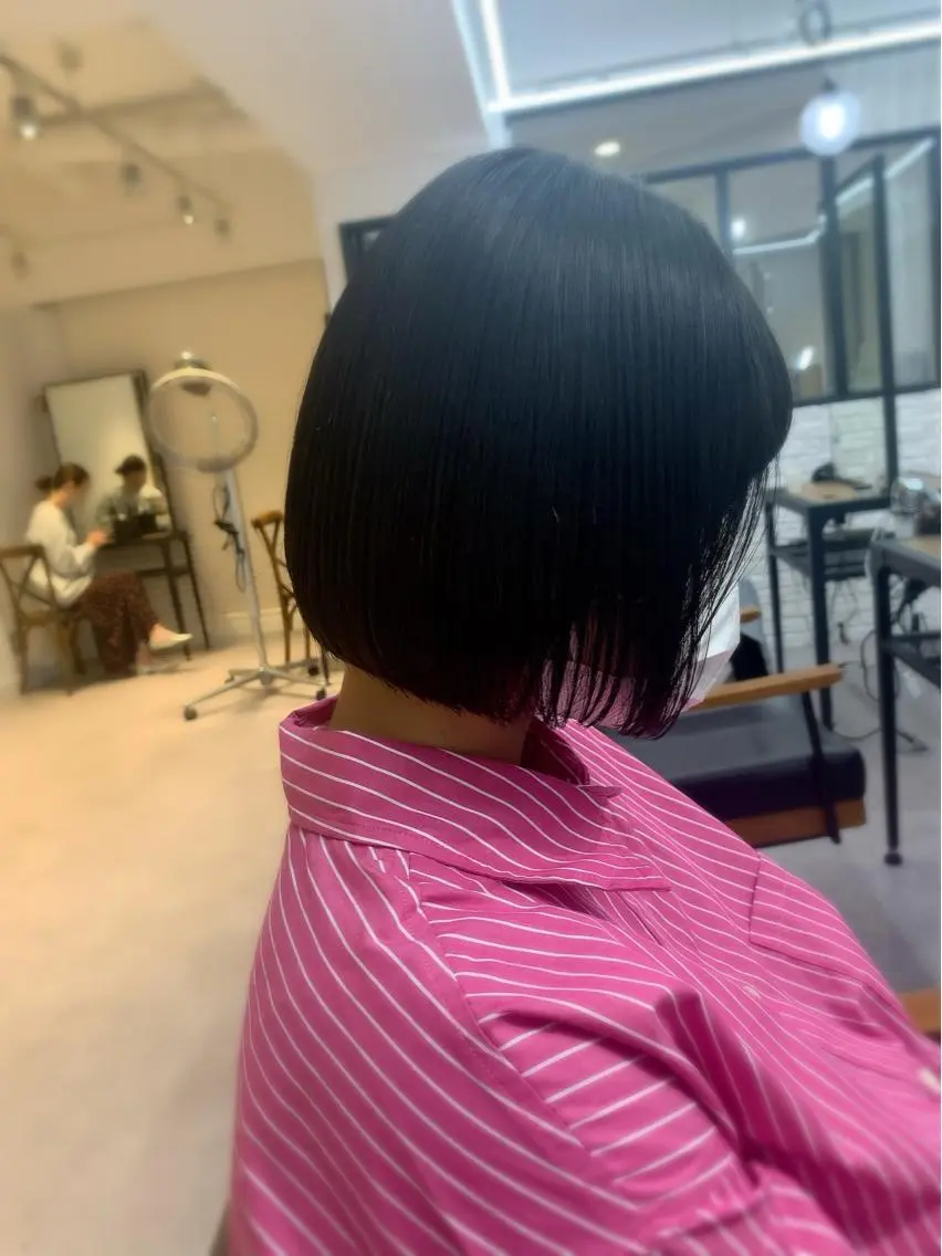 ミディアム カラー パーマ ヘアアレンジ メンズ キッズ ネイル マツエク・マツパ アイブロウ レイヤーカット/ 巻ける縮毛矯正のヘアスタイル