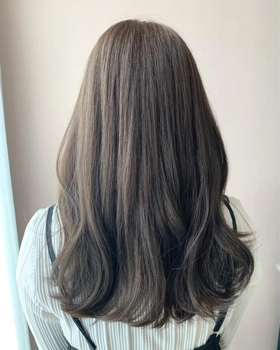 ロング カラー ブリーチ ケアカラー グレージュ ミルクティーグレージュ ブリーチなしカラー カット ヘアカラー トリートメント hubhair レイヤー/透明感のヘアスタイル