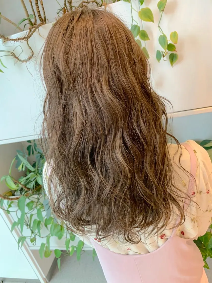セミロング カラー ベージュカラー ハイライトカラー ハイライト ヘアカラー トリートメント 東北No.1完全個室 💐梶谷社長のヘアスタイル