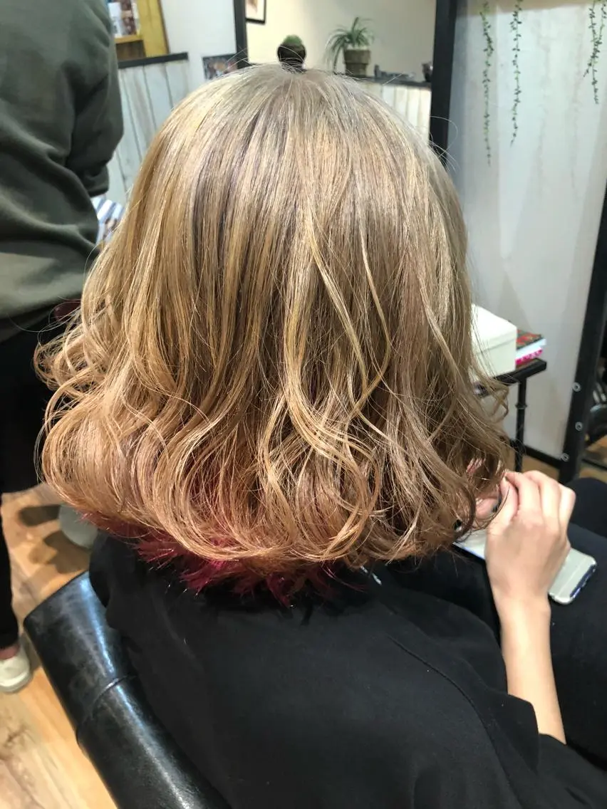 ショート カラー アッシュ ピンクカラー ホワイトアッシュ taishi taishiのヘアスタイル