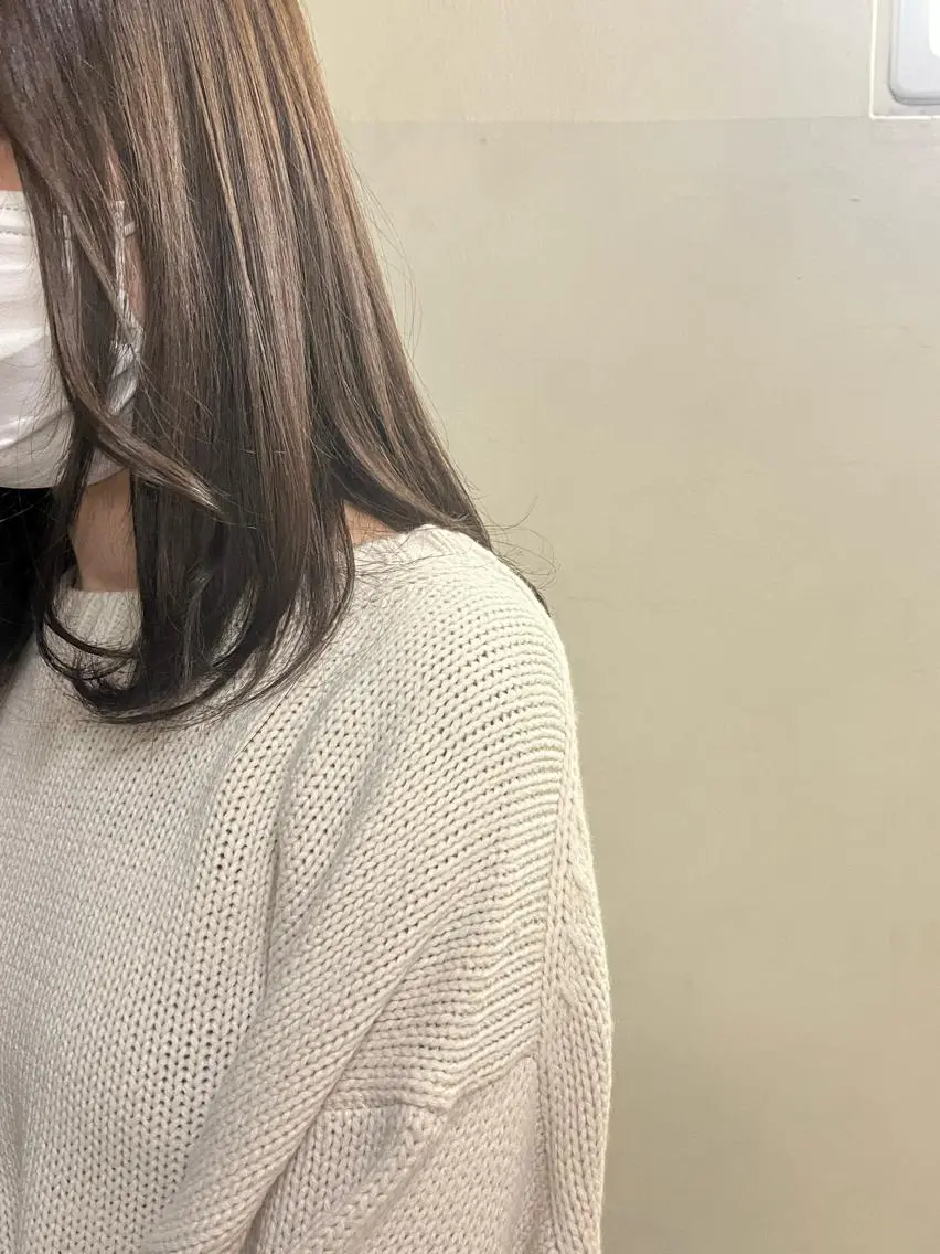 ミディアム カラー 酒井 陽南乃のヘアスタイル