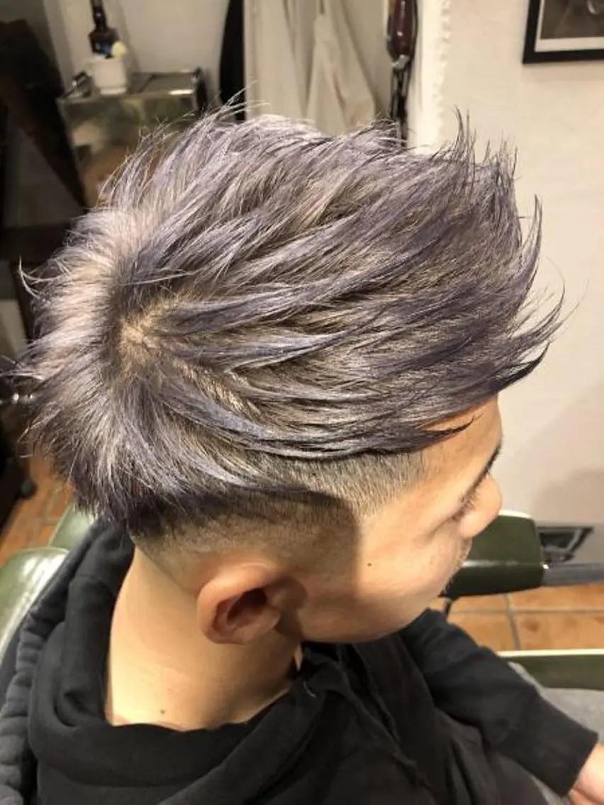 ショート カラー メンズ フェードカット スキンフェード ダブルカラー カット ヘアカラー 冨士川 英樹のヘアスタイル