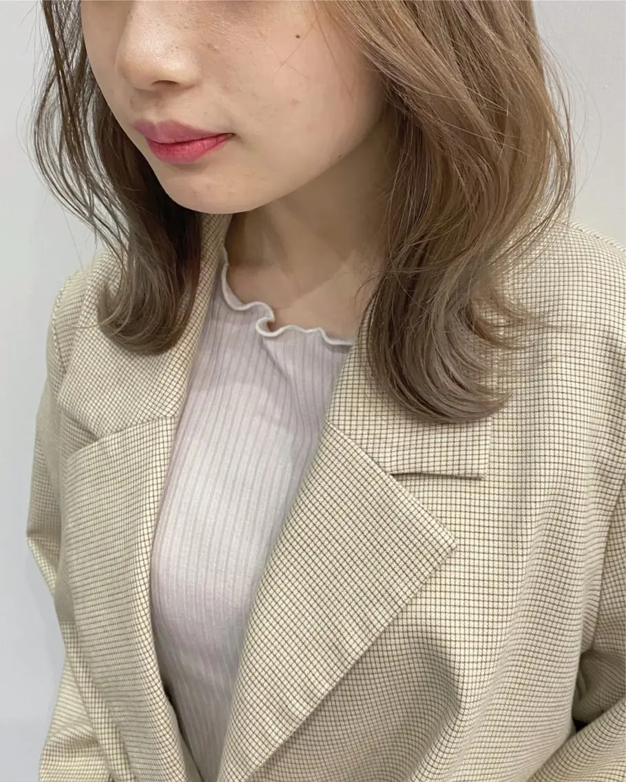 セミロング カラー ベージュカラー ブラウンカラー ミルクティーブラウン ミルクティーベージュ 韓国風ヘア .. meiのヘアスタイル