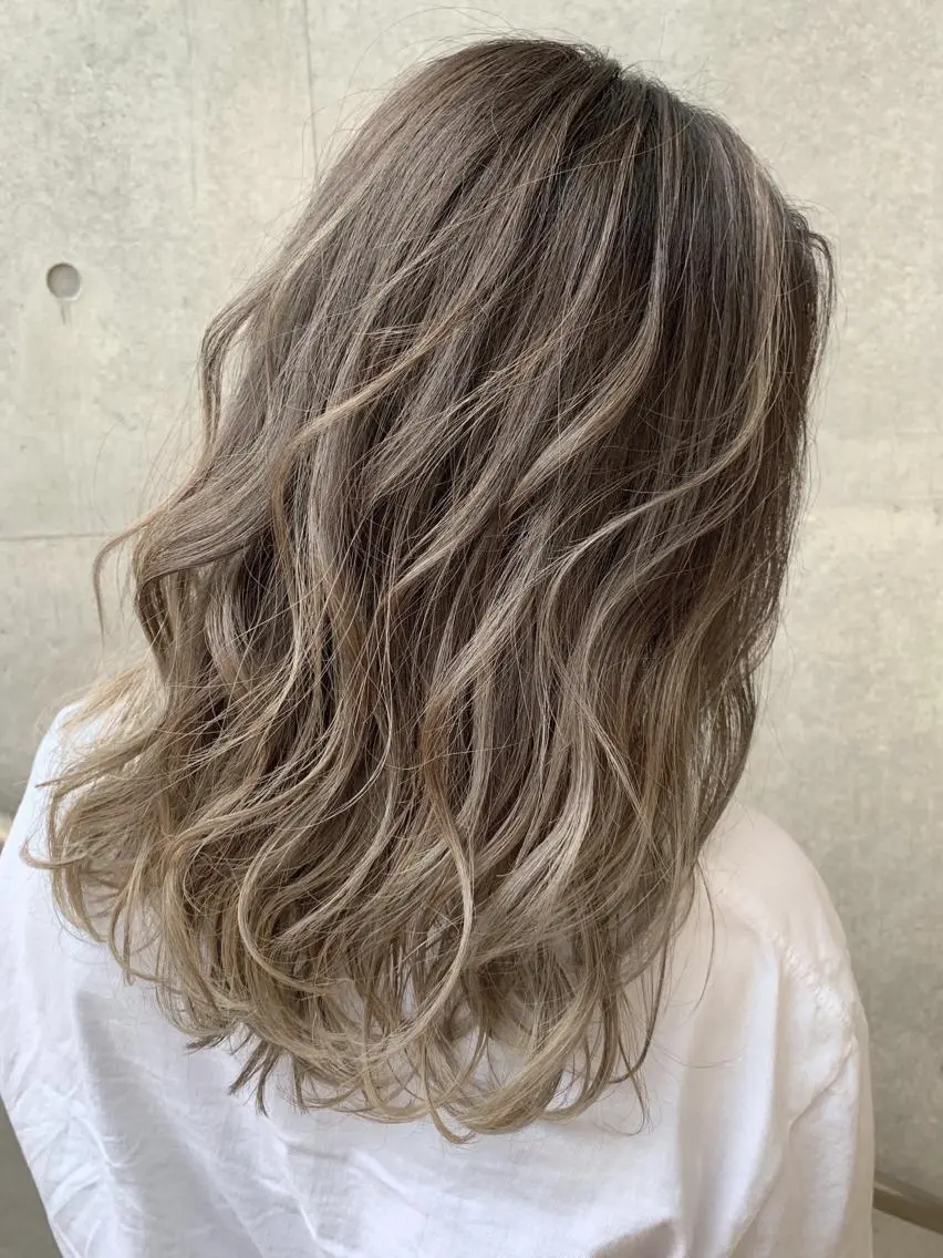 セミロング カラー box  mico. mutsumiのヘアスタイル