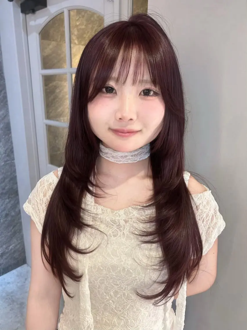 ロング 顔周りカット レイヤーカット 岩永 ひなのヘアスタイル