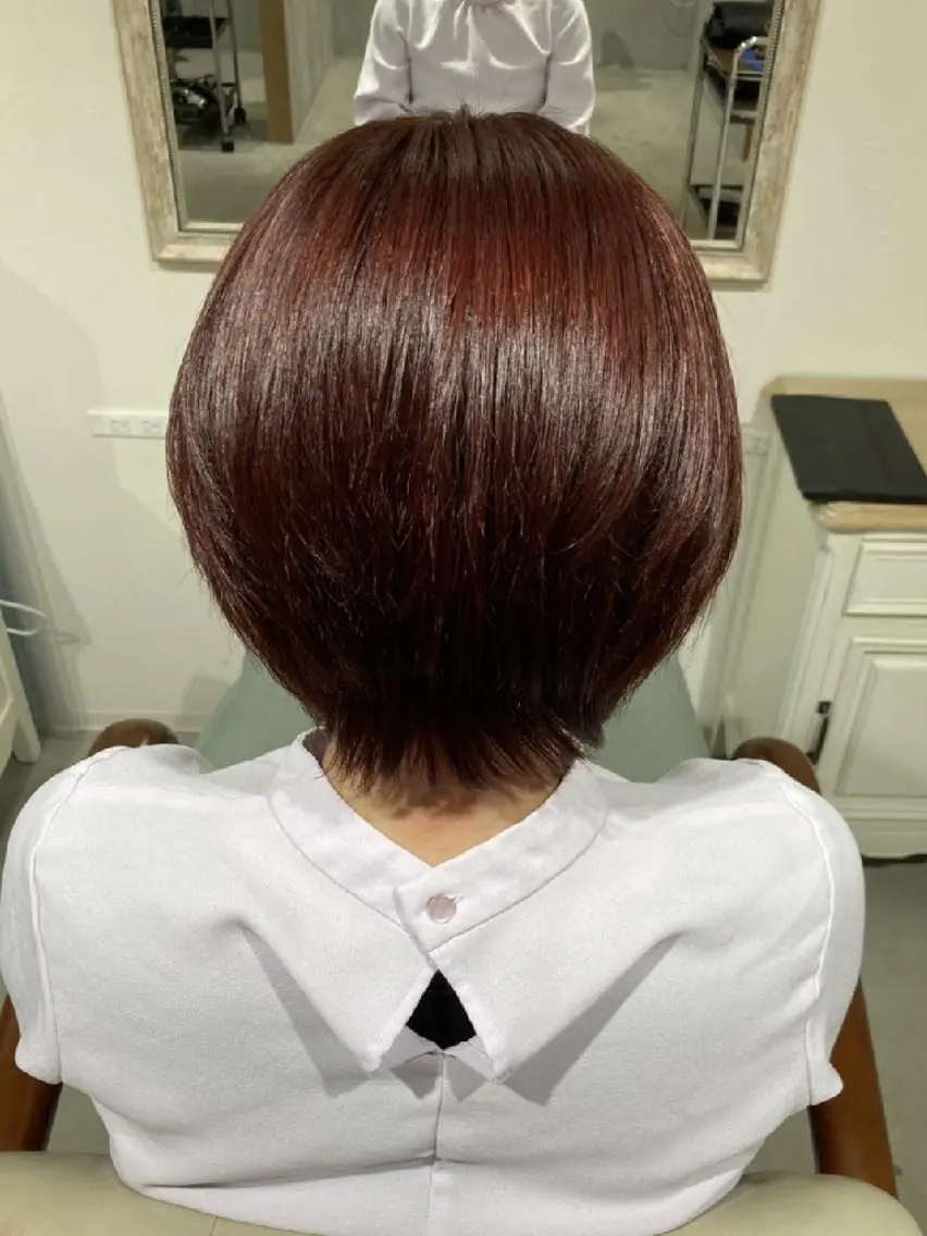 ショート カラー ボルドーカラー 福永 ちひろのヘアスタイル