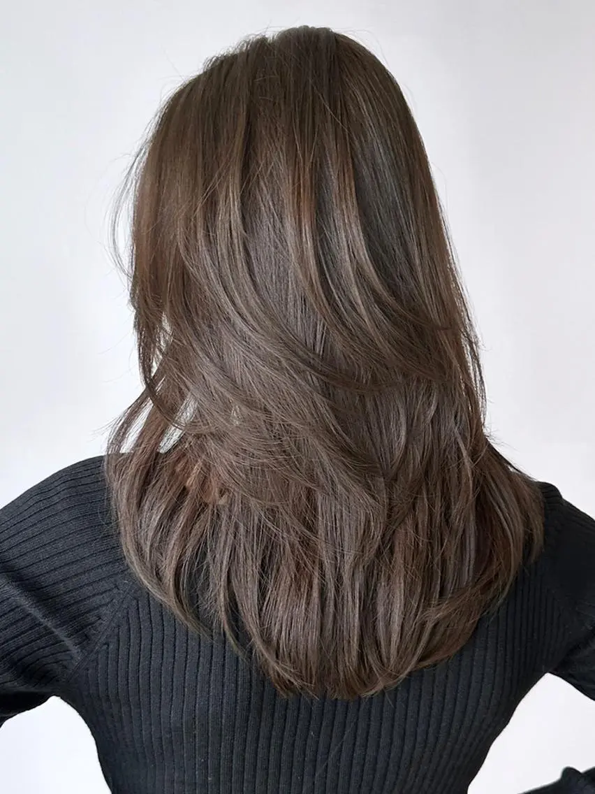 セミロング カラー グレージュ 顔まわりレイヤー レイヤーカット ITbyALBUM 八王子店のヘアスタイル