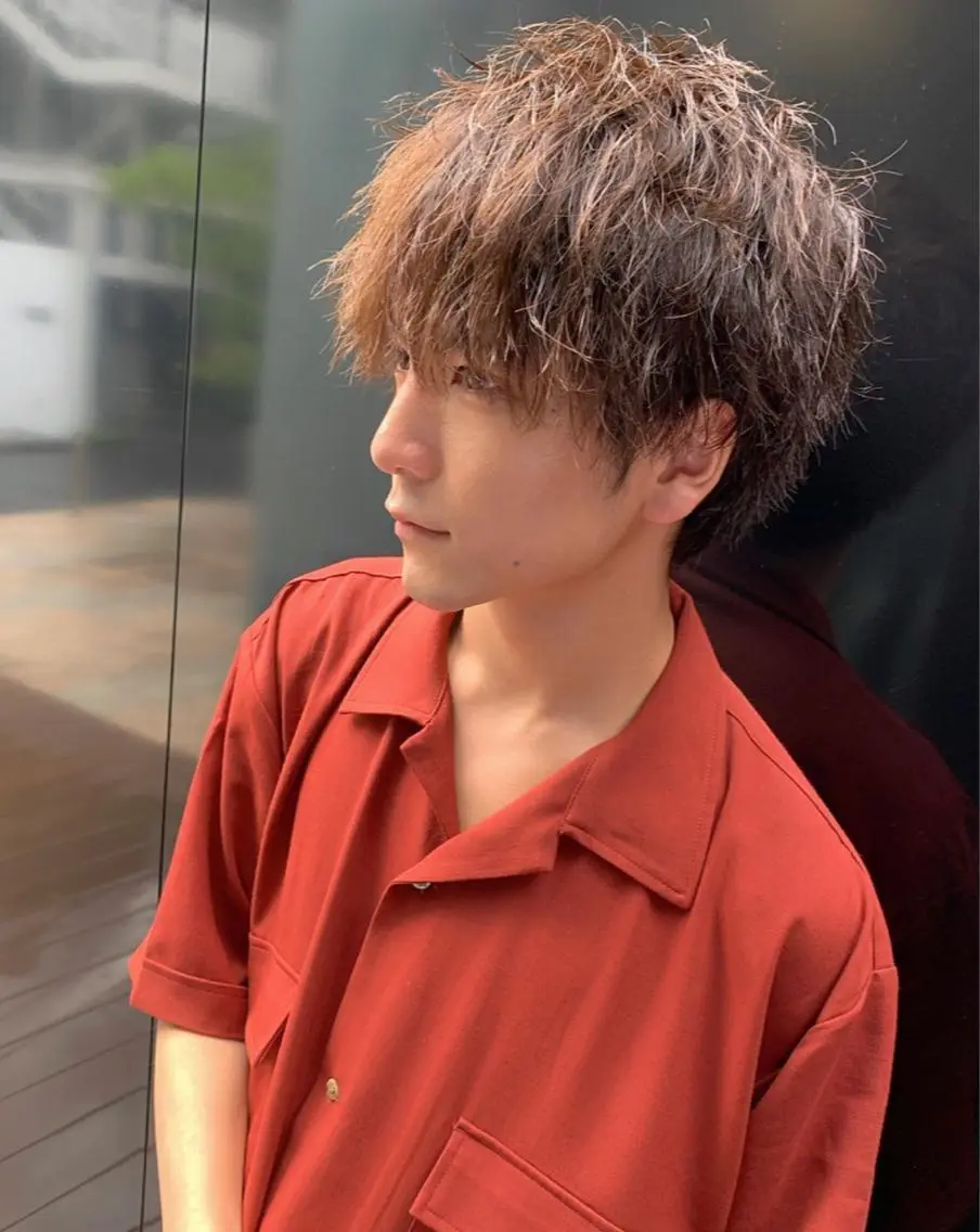 ショート カラー パーマ ヘアアレンジ メンズ メンズパーマ メンズツイストパーマ ツイストパーマ 野木 良平のヘアスタイル