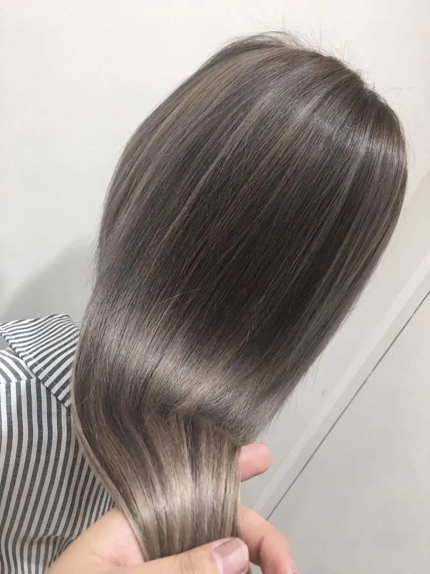 ロング カラー シールエクステ ブリーチ ケアブリーチ 透明感カラー デザインカラー 🦋韓国hair🦋 エクステ店長sakiのヘアスタイル