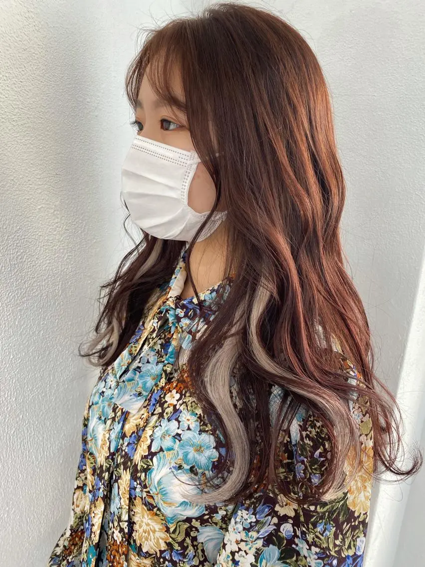 カラー ブリーチ ハイライトカラー ハイトーンカラー インナーカラー エクステ ハイトーン 💭黒崎ハルカのヘアスタイル