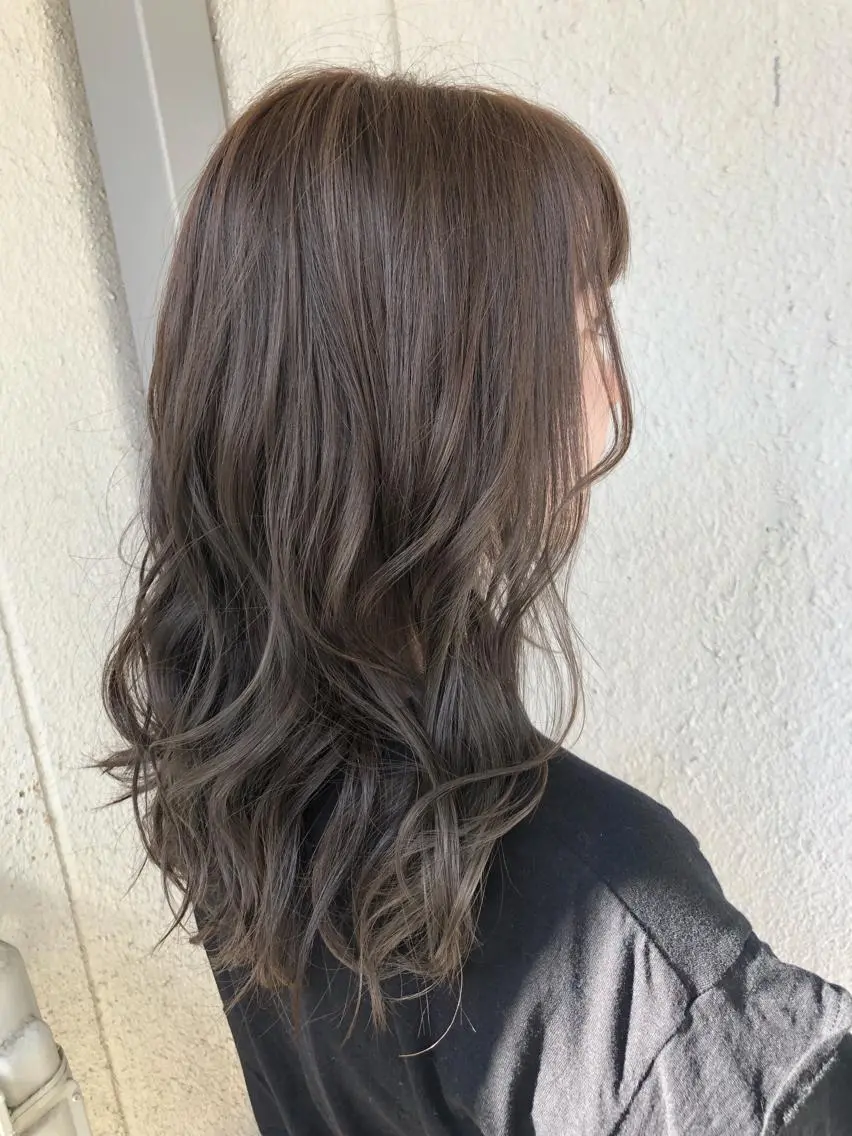 ミディアム カラー ベージュカラー カット インナーカラー 推し ブリーチ  髪質改善のヘアスタイル