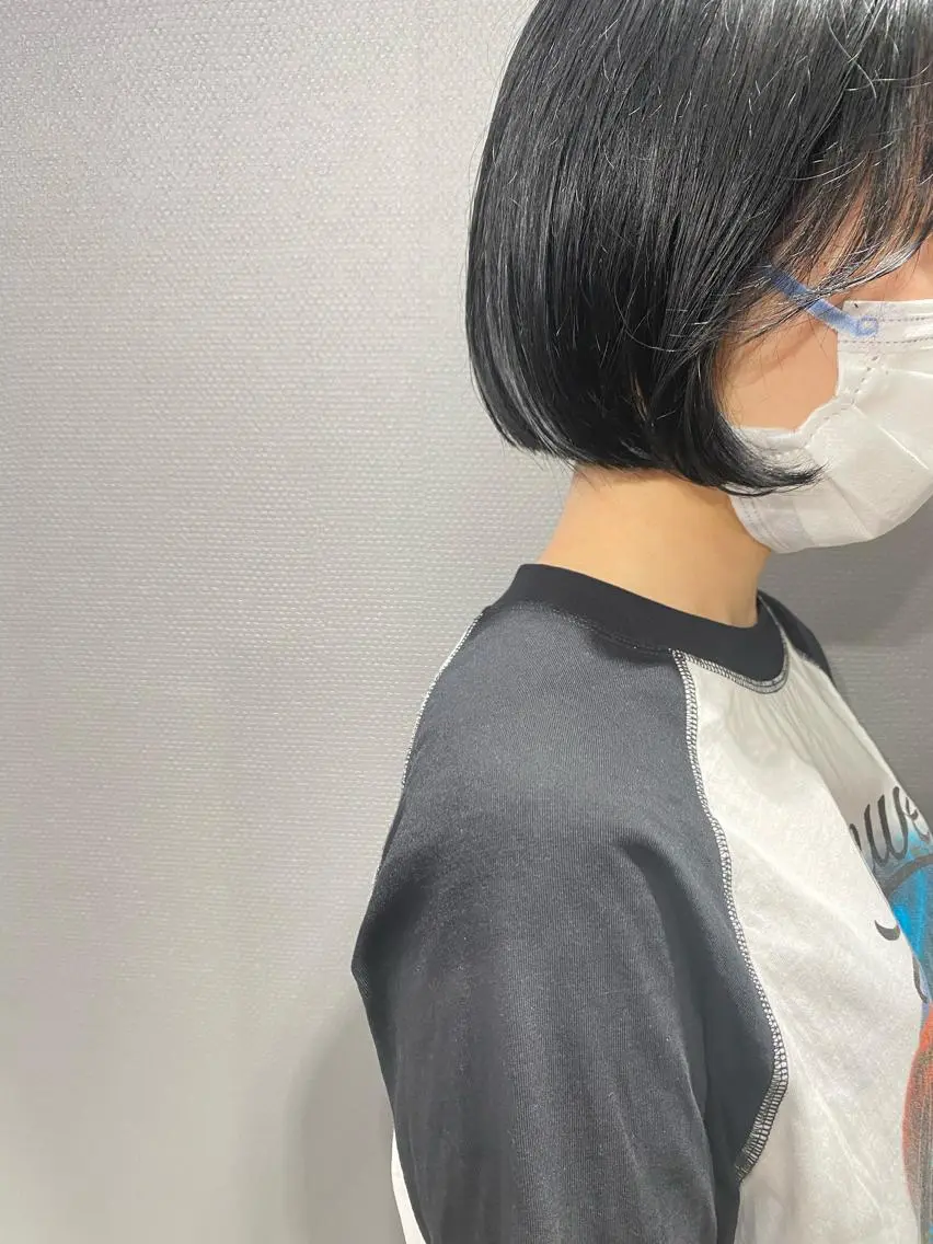 ショート カラー 黒髪 ブルーカラー ブルーブラック HINANO🌷 髪質改善サロンの眉毛・アイブロウイメージ