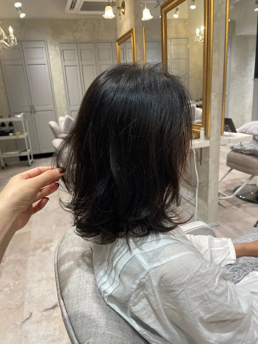 ミディアム 小野 明日香のヘアスタイル