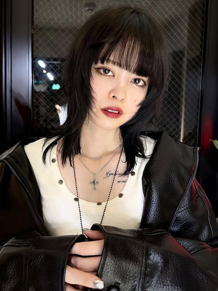 ミディアム カラー レイヤーカット ウルフカット カット トリートメント ウルフ/レイヤー /ブリーチ/心斎橋のヘアスタイル