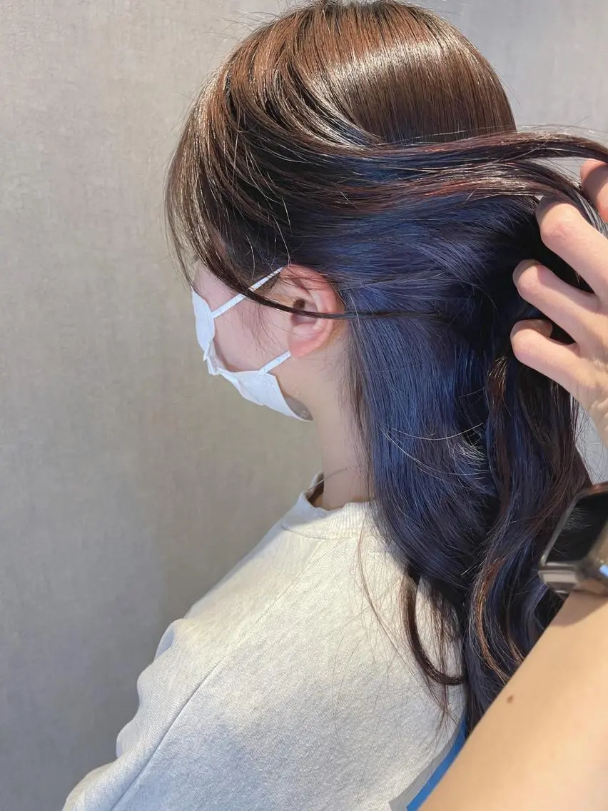 ロング カラー ブリーチ イヤリングカラー グレージュ ラベンダーカラー ラベンダーグレージュ 高品質シールエクステ /艶髪/HIROのヘアスタイル