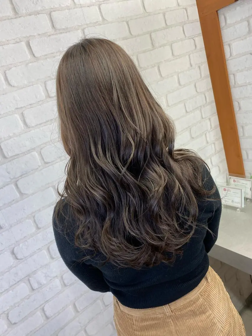 セミロング カラー ブリーチカラー🫧 森　凪沙のヘアスタイル