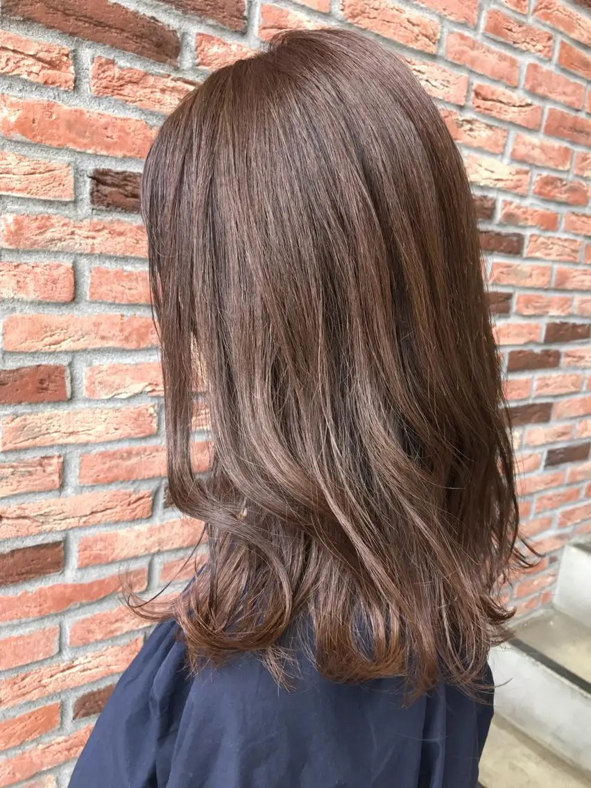 セミロング カラー 井上 佳奈のヘアスタイル