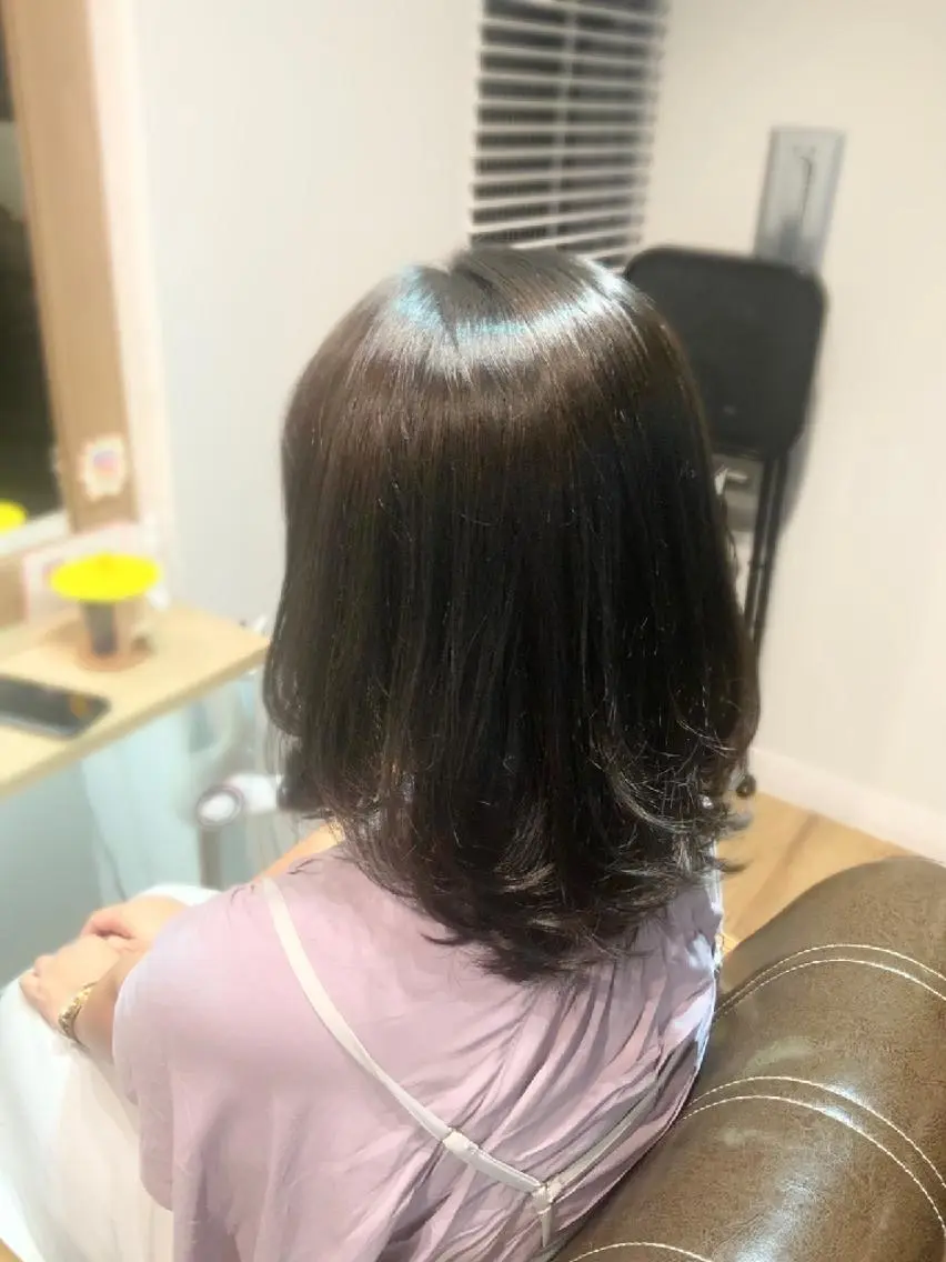 カラー アッシュ アッシュグレー アッシュグレージュ グレージュ ヘアカラー トリートメント 堀 望美のヘアスタイル