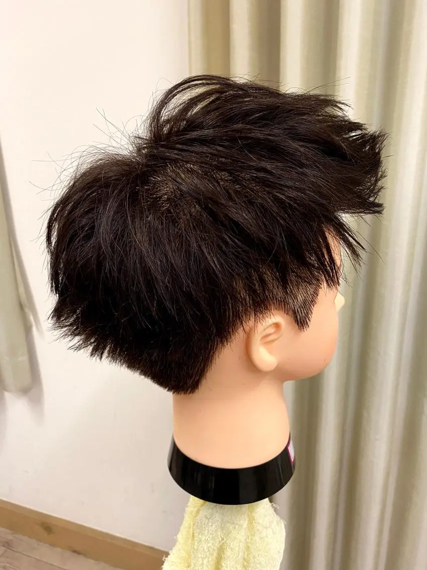 メンズ 氷見 早祐香のヘアスタイル
