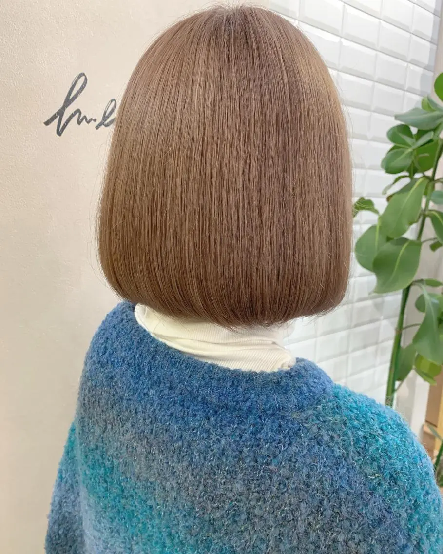 ショート カラー ブリーチ グレージュ ミルクティーグレージュ カット ヘアカラー トリートメント hubhair レイヤー/透明感のヘアスタイル