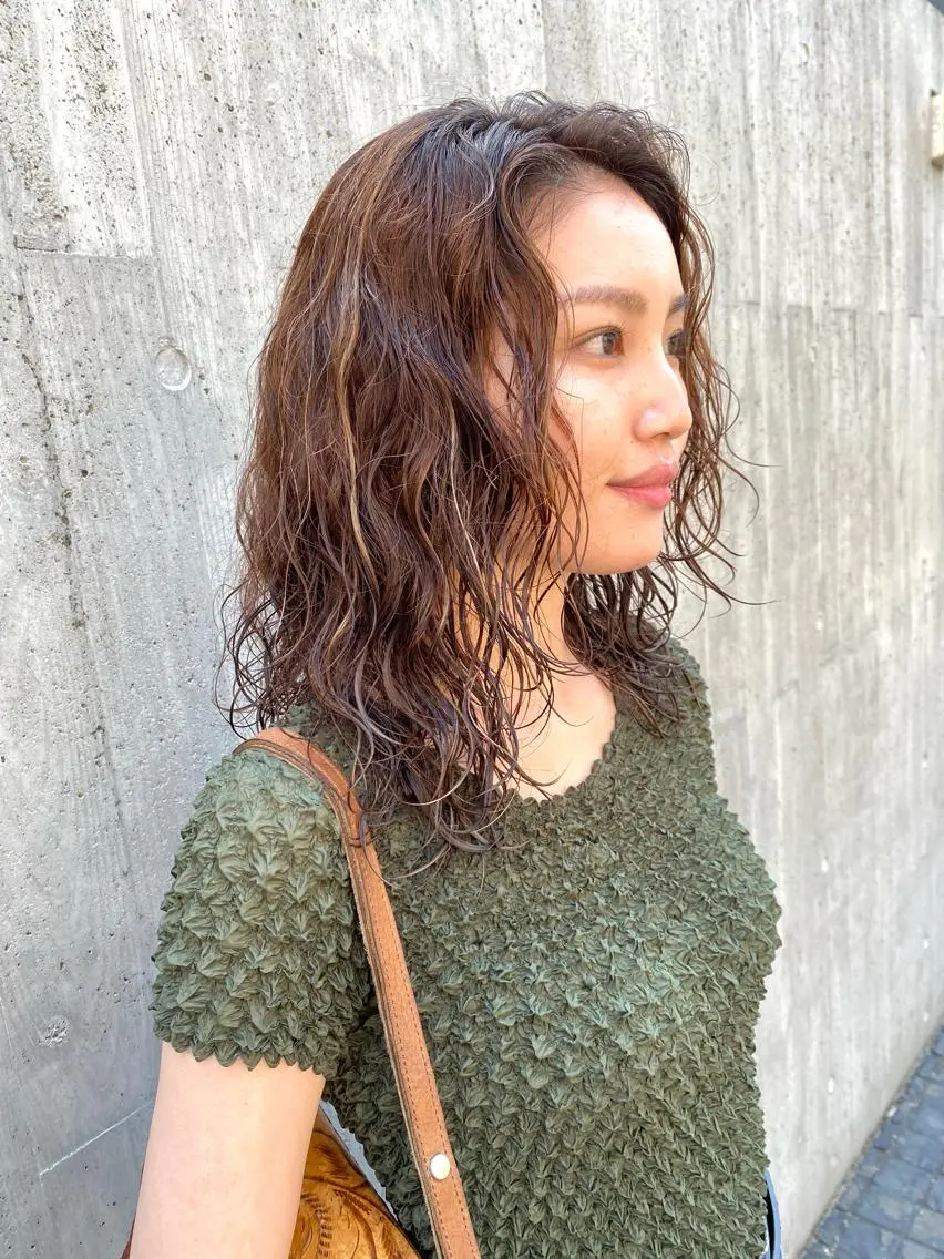 ミディアム カラー ハイライトカラー ハイライト ヨシダ トオルのヘアスタイル