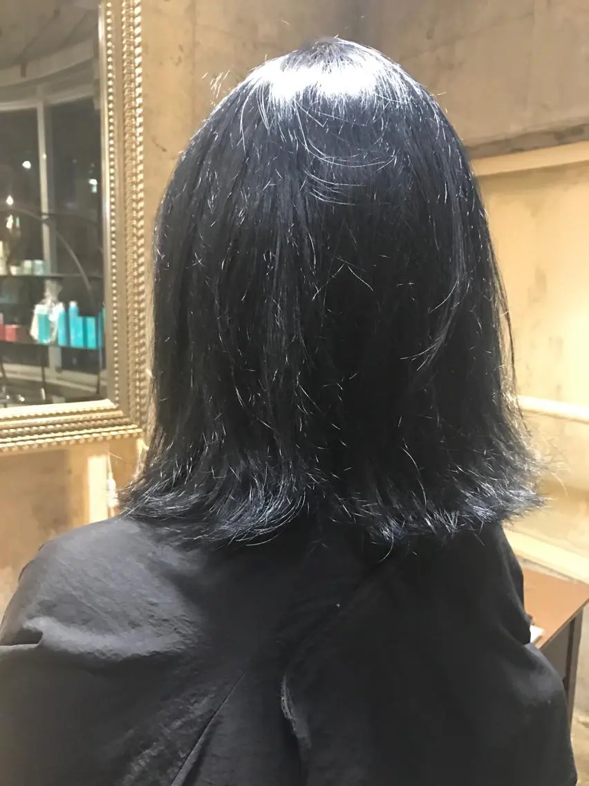 ショート カラー パーマ ヘアアレンジ メンズ キッズ ネイル マツエク・マツパ ブルーカラー ブルージュ ダブルカラー ネイビーカラー ブルー サロンドミルク 渋谷高比良のヘアスタイル