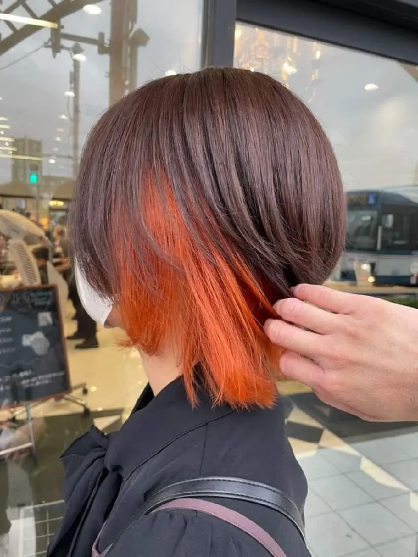 ショート カラー ブリーチ ケアブリーチ インナーカラー オレンジ ウルフカット ウルフカット/デザイ ンカラー/あらげのヘアスタイル