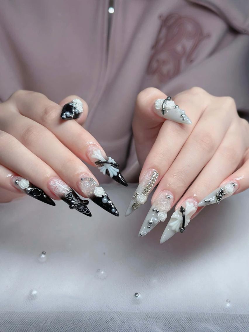 ネイル フレンチネイル ジェルネイル ハロウィン 韓国ネイル マグネットネイル ハンドネイル H.baby Nail Salonのネイルデザイン