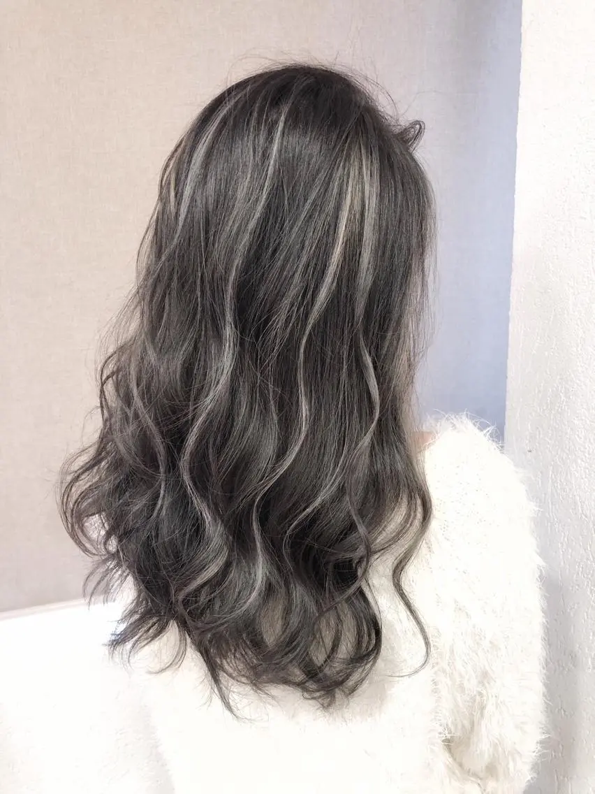 ロング カラー グレージュ ハイライトカラー 3Dハイライト ハイライト biscohair 髪にドラマを。のヘアスタイル