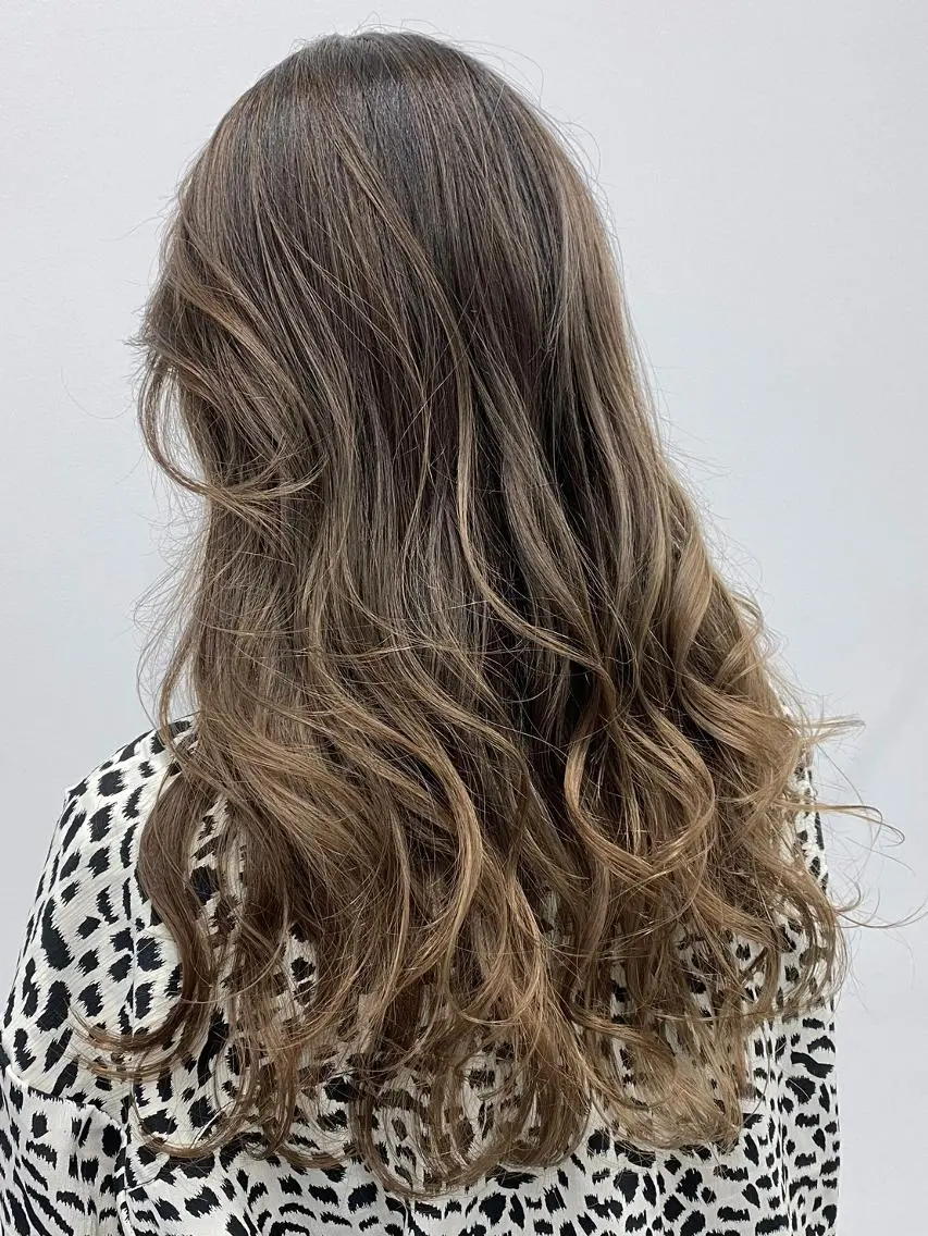 カラー アディクシーカラー バレイヤージュ ブリーチ ダブルカラー グラデーションカラー ヘアカラー トリートメント 【公式】amble luxe池袋東口🩷のヘアスタイル