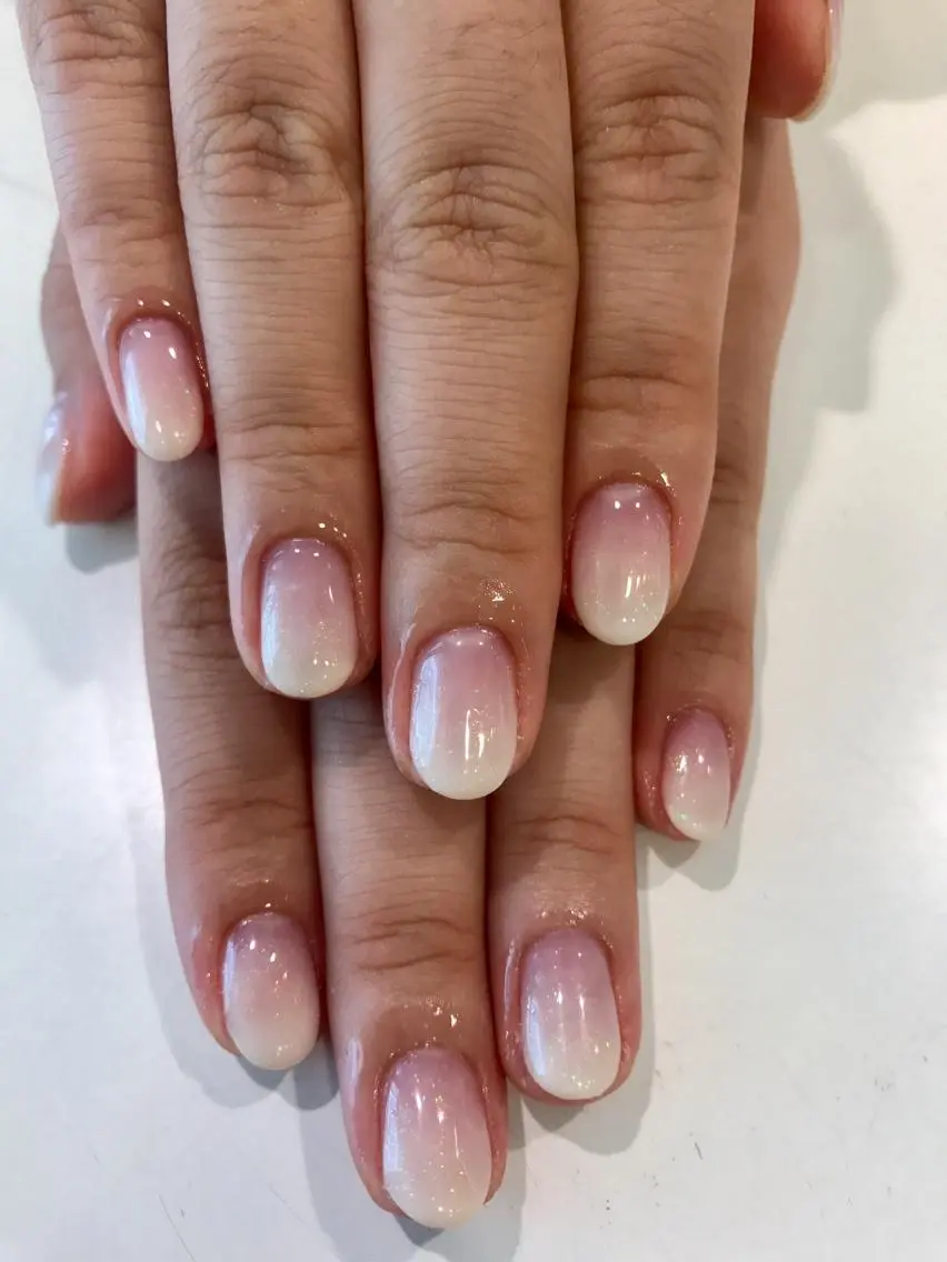 ネイル グラデーション Charme. NOBUKOのネイルデザイン