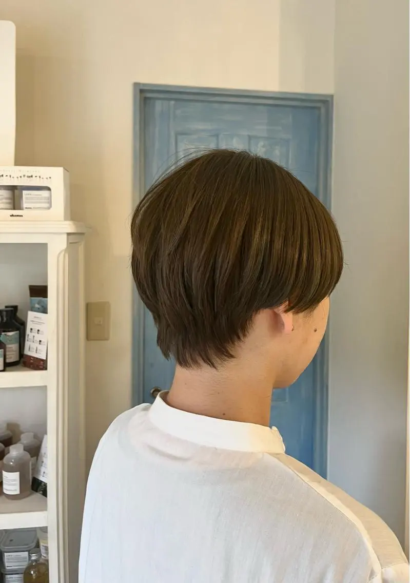ショート カラー ブリーチ グレージュ ブリーチなしカラー カット ヘアカラー トリートメント よこもり あいのヘアスタイル