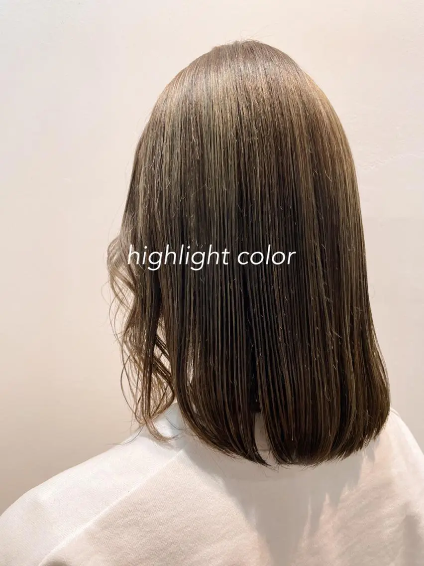 ミディアム カラー ヘアアレンジ グレージュ ハイライトカラー オリーブグレージュ オリーブグレー ハイライト 髪質改善🫧美髪矯正 🤍Yuiのヘアスタイル
