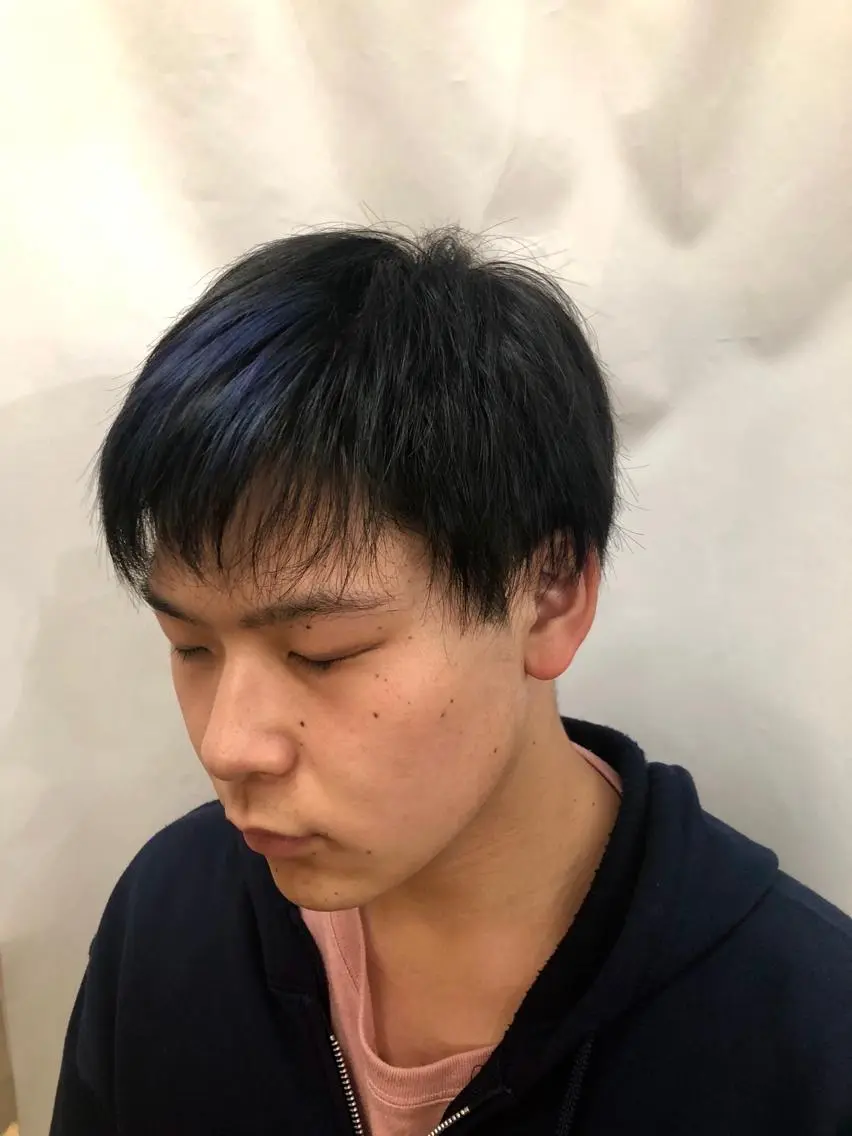 ショート カラー メンズ 黒髪 ブルーカラー 髪質改善✨石塚 真梨奈のヘアスタイル