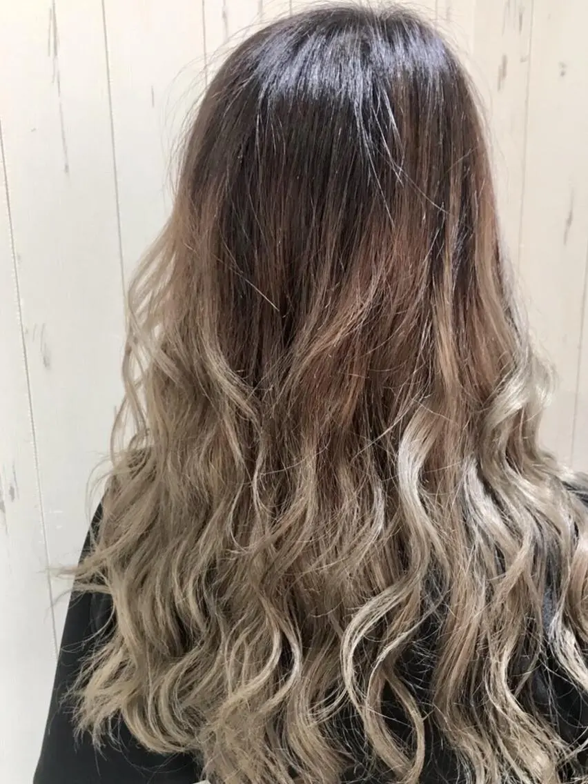 ロング カラー ヘアアレンジ Device ディバイスのヘアスタイル