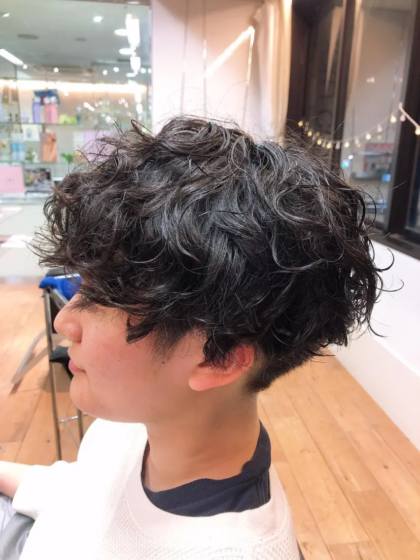 ショート パーマ ショート・ウルフ✂︎ 安住有咲子のヘアスタイル