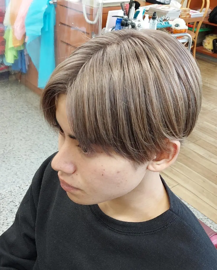 ミディアム カット ヘアカラー 河合 勇喜のヘアスタイル