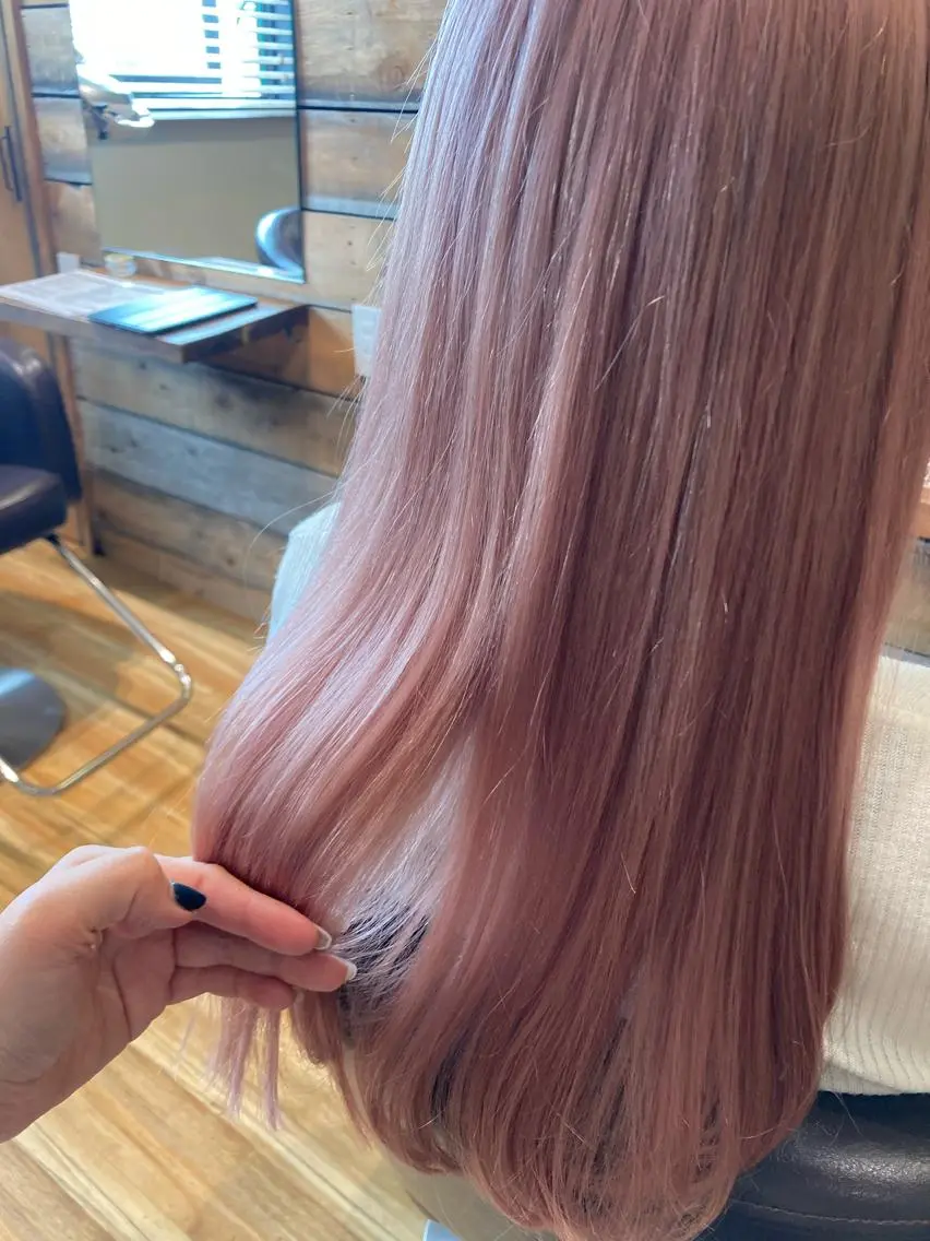 ロング カラー アディクシーカラー ベージュカラー グレージュ ハイライトカラー ハイトーンカラー ヘアカラー トリートメント 梅山 美侑のヘアスタイル