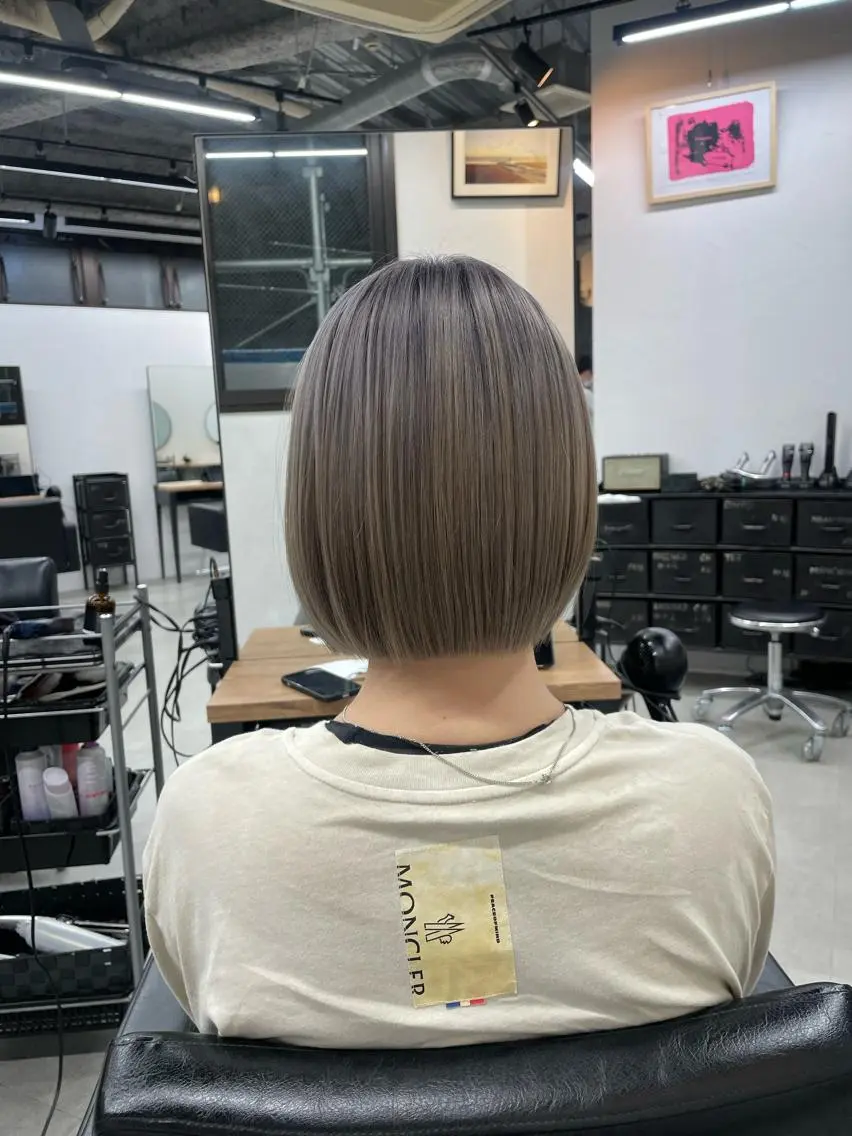 ショート ボブ Rico / bob/グレージュのヘアスタイル