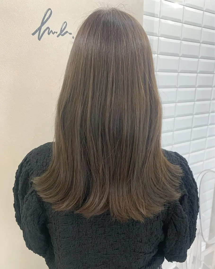 ロング カラー ベージュカラー ブリーチ ブリーチなしカラー オリーブベージュ hubhair レイヤー/透明感のヘアスタイル